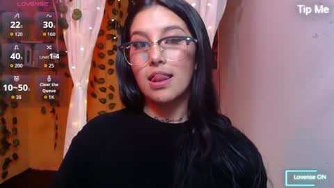 niamh_lifah online show from July 22, 2:40 pm