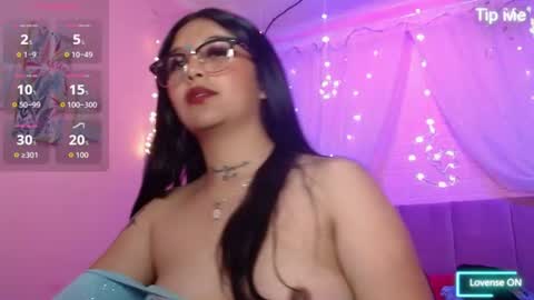 niamh_lifah online show from July 17, 2:21 pm