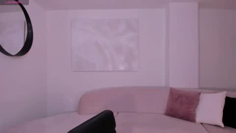 Snapshot of niasalvatore chatting on February 13, 8:13 pm Call me Nia online show from February 13, 8:13 pm