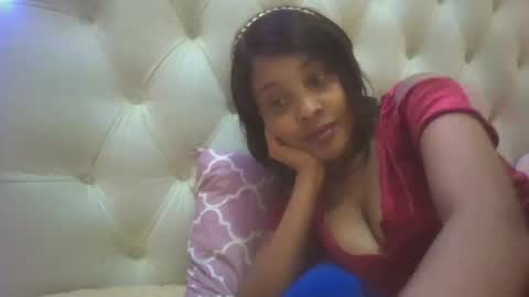 Snapshot of nicckah_ chatting on February 14, 5:19 am Lilly online show from February 14, 5:19 am