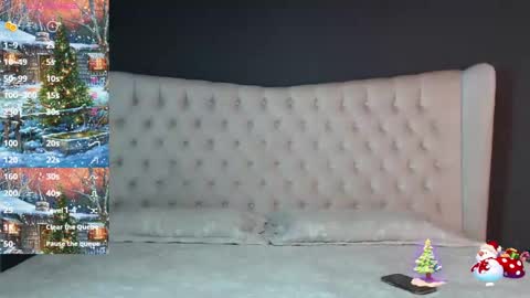 Snapshot of nichole_bree chatting on December 28, 11:19 am Nichole online show from December 28, 11:19 am