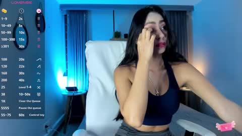 Snapshot of nichole_bree chatting on February 19, 11:49 am Nichole online show from February 19, 11:49 am