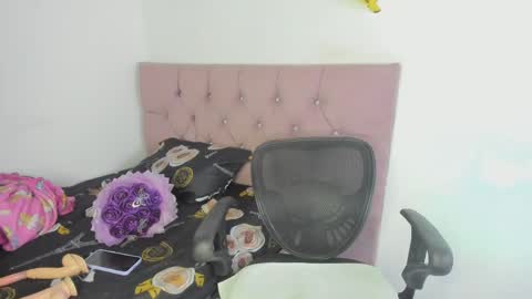 Nicol sanchez online show from April 13, 2:57 am