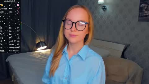 Nicoletta online show from October 19, 5:37 pm