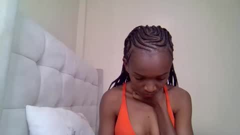 nicole161117 online show from March 6, 5:13 am