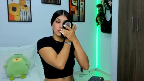 Snapshot of nicole_duran3095 chatting on January 21, 5:16 am Nick online show from January 21, 5:16 am