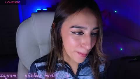 Snapshot of nicole_edwards chatting on October 17, 3:43 am Nicole online show from October 17, 3:43 am