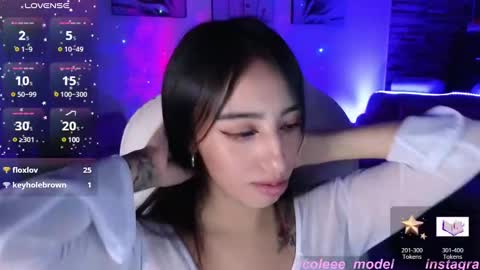 Snapshot of nicole_edwards chatting on January 9, 3:26 am Nicole online show from January 9, 3:26 am