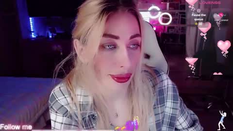 Nicole online show from January 17, 10:50 pm