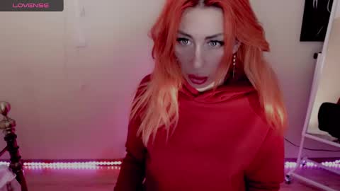 Snapshot of nicole_g0ld_ chatting on December 15, 9:09 pm Nicole online show from December 15, 9:09 pm