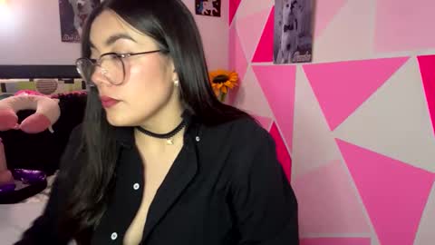 Snapshot of nicole_wc chatting on September 21, 5:28 am Nicole online show from September 21, 5:28 am