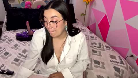 Snapshot of nicole_wc chatting on September 17, 4:21 am Nicole online show from September 17, 4:21 am