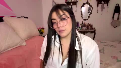 Snapshot of nicole_wc chatting on October 7, 4:17 am Nicole online show from October 7, 4:17 am