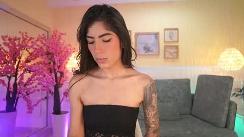 Nicole Crawft online show from November 5, 7:52 pm