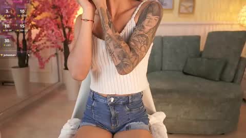 Nicole Crawft online show from November 7, 7:08 pm