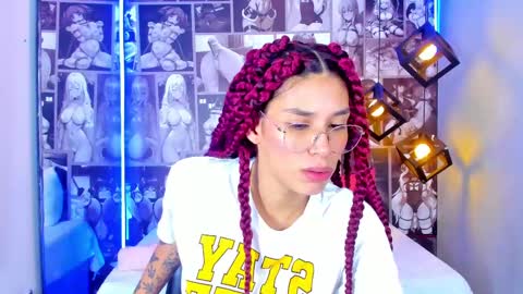 Snapshot of nicolee_angels chatting on January 8, 1:41 pm N i c o l e online show from January 8, 1:41 pm