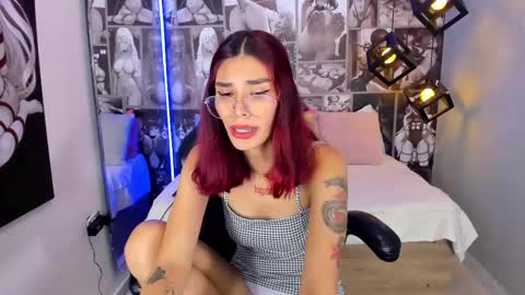 Snapshot of nicolee_angels chatting on January 11, 2:04 pm N i c o l e online show from January 11, 2:04 pm