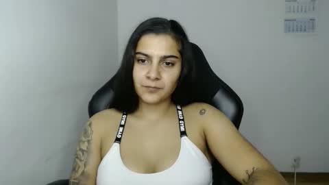 nicoleever online show from November 6, 10:04 pm