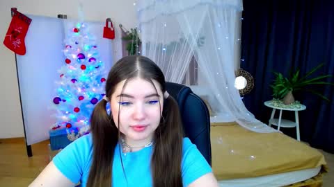 Snapshot of nicolefoxery chatting on December 8, 6:17 pm nicolefoxery online show from December 8, 6:17 pm