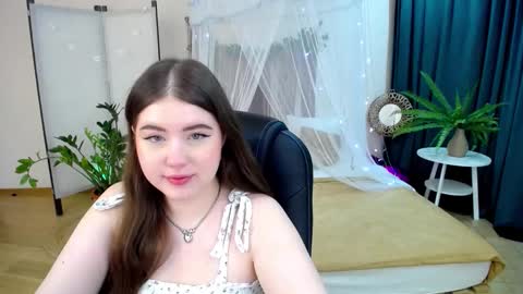 Snapshot of nicolefoxery chatting on March 6, 3:24 am nicolefoxery online show from March 6, 3:24 am