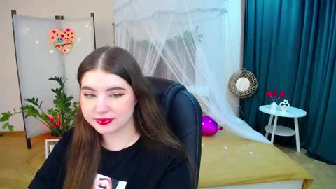 Snapshot of nicolefoxery chatting on February 17, 6:50 pm nicolefoxery online show from February 17, 6:50 pm