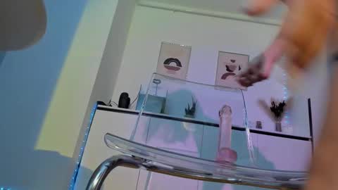 Snapshot of nicoleirisxxx chatting on September 24, 5:06 am nicoleirisxxx online show from September 24, 5:06 am