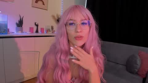 Snapshot of nicoleirisxxx chatting on October 8, 6:18 am nicoleirisxxx online show from October 8, 6:18 am