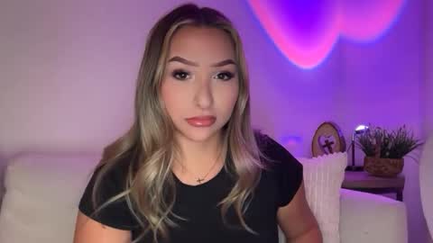 nicolelovesyou444 online show from May 22, 12:36 pm