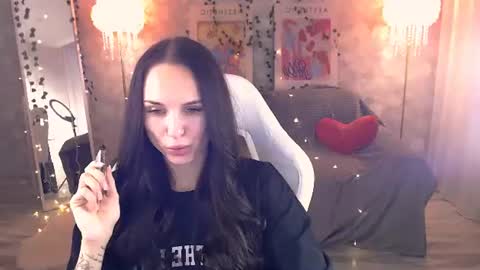 Nicole online show from June 10, 3:54 pm