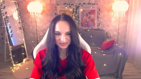 Nicole online show from June 9, 3:33 pm