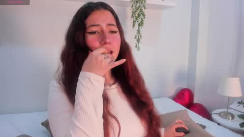 nicolle_evanss_ online show from April 21, 3:46 am