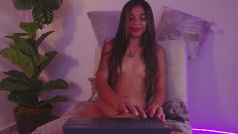 Nicolle online show from January 18, 12:12 pm