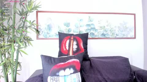 Snapshot of nicollelima chatting on February 21, 8:38 pm Nicolle Lima online show from February 21, 8:38 pm