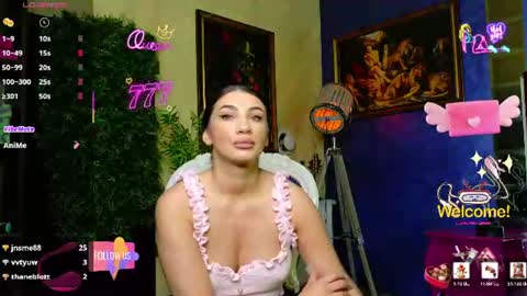 Nicolle online show from June 8, 9:43 am