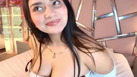 nicollevsconttei online show from January 19, 1:29 pm