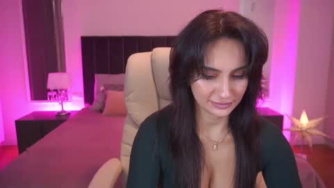 Nicole online show from December 19, 7:00 am