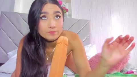 Snapshot of nicolqueen_ chatting on October 11, 12:52 pm NICOL online show from October 11, 12:52 pm