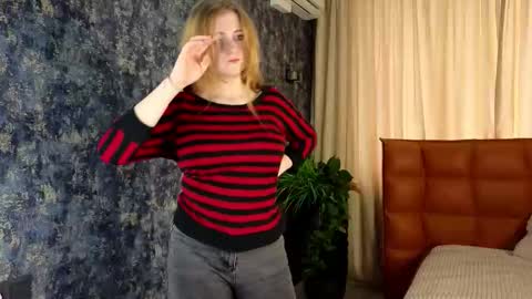 Azalea online show from November 28, 7:55 am