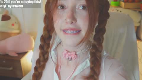 Snapshot of niilaa chatting on October 22, 6:24 pm of Nylasweet online show from October 22, 6:24 pm