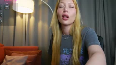 LIana online show from May 21, 9:46 pm
