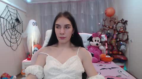 nikastarkk online show from October 28, 7:52 pm