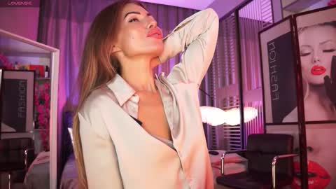 Snapshot of nikki_amour chatting on October 15, 1:57 pm Nikki online show from October 15, 1:57 pm