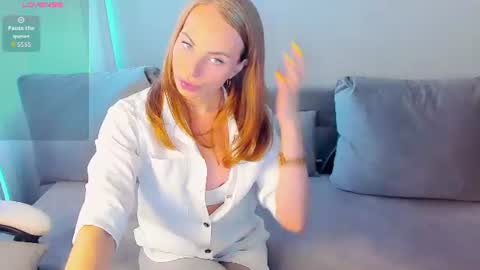 nikki_blondiee online show from July 23, 11:07 am