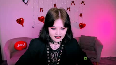 nikki_kiss_ online show from April 13, 1:01 pm