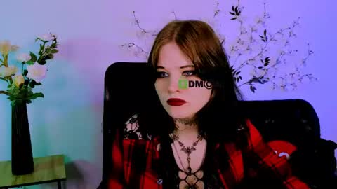 nikki_kiss_ online show from June 25, 8:29 am