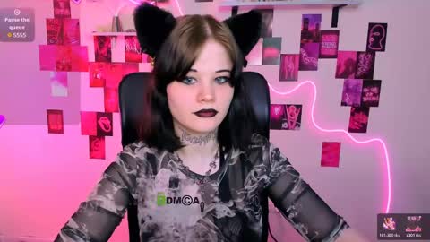 nikki_kiss_ online show from May 22, 10:24 am