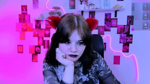 nikki_kiss_ online show from May 13, 9:04 am