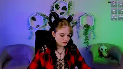 nikki_kiss_ online show from June 26, 8:37 am