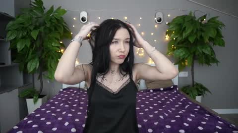 Snapshot of nikkigoldx chatting on February 4, 10:32 am Nikki online show from February 4, 10:32 am