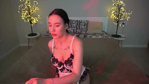 Snapshot of nikkigoldx chatting on October 12, 7:38 pm Nikki online show from October 12, 7:38 pm